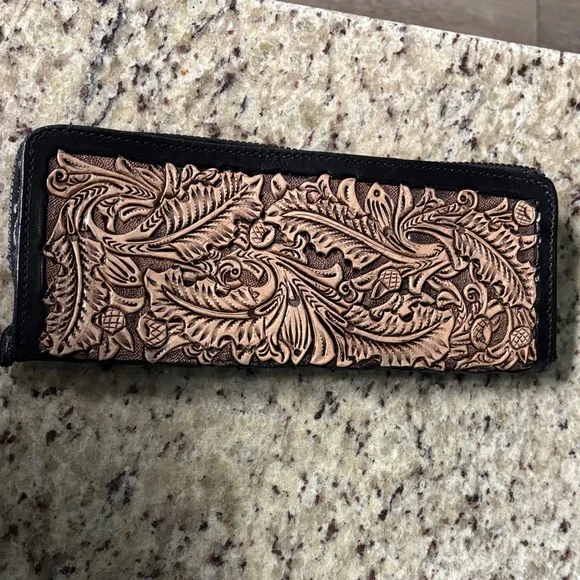 Handmade Tooled Brown Leather Wallet - Picture 1 of 2